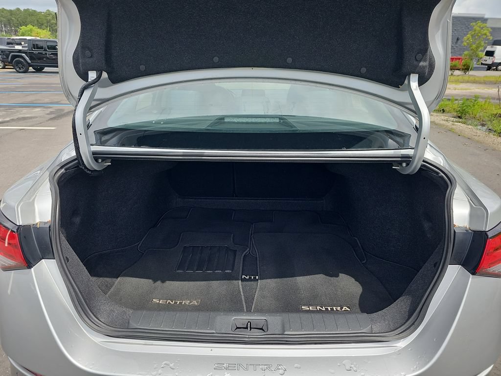 Used 2023 Nissan Sentra SV FWD image 16