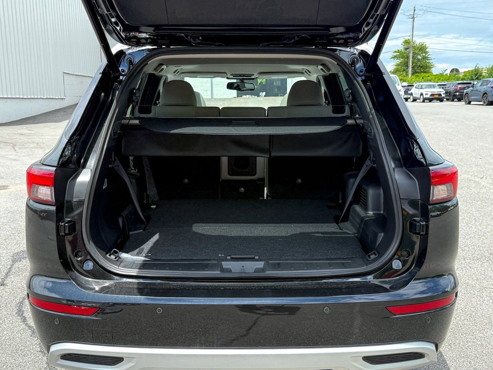 New 2025 Mitsubishi Outlander SEL image 21