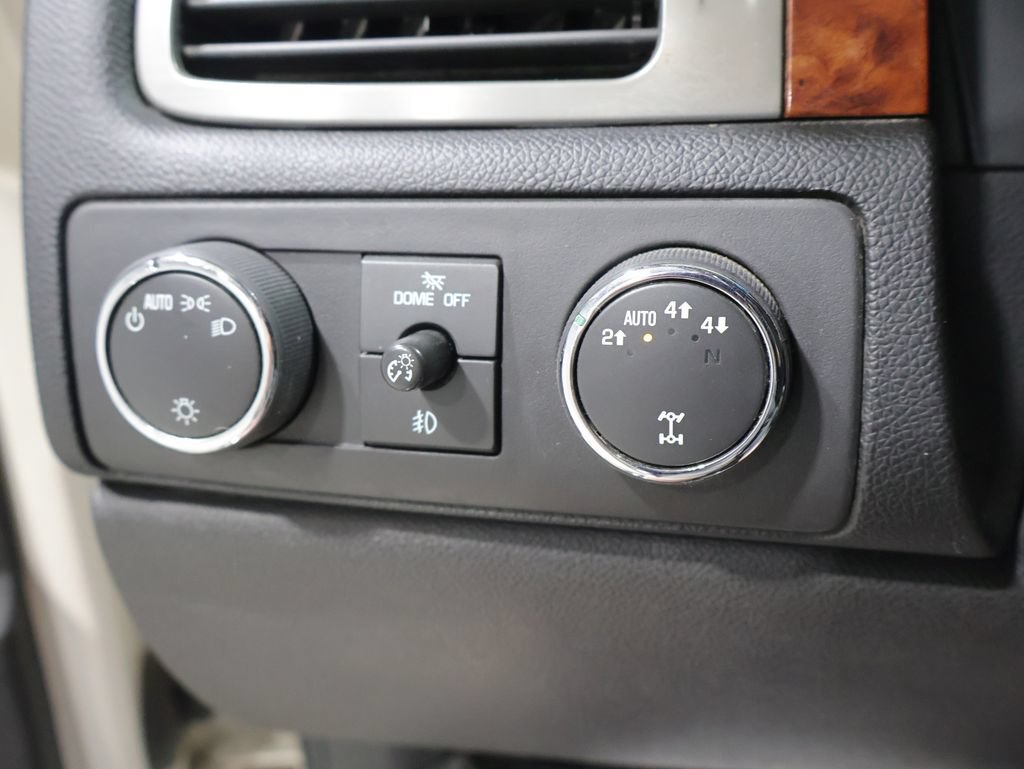 Used 2013 Chevrolet Suburban LTZ AWD/4WD image 32