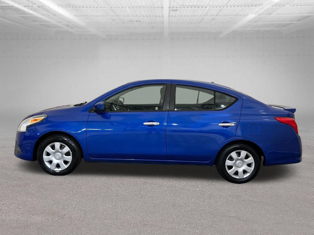 Used 2016 Nissan Versa SV FWD image 2
