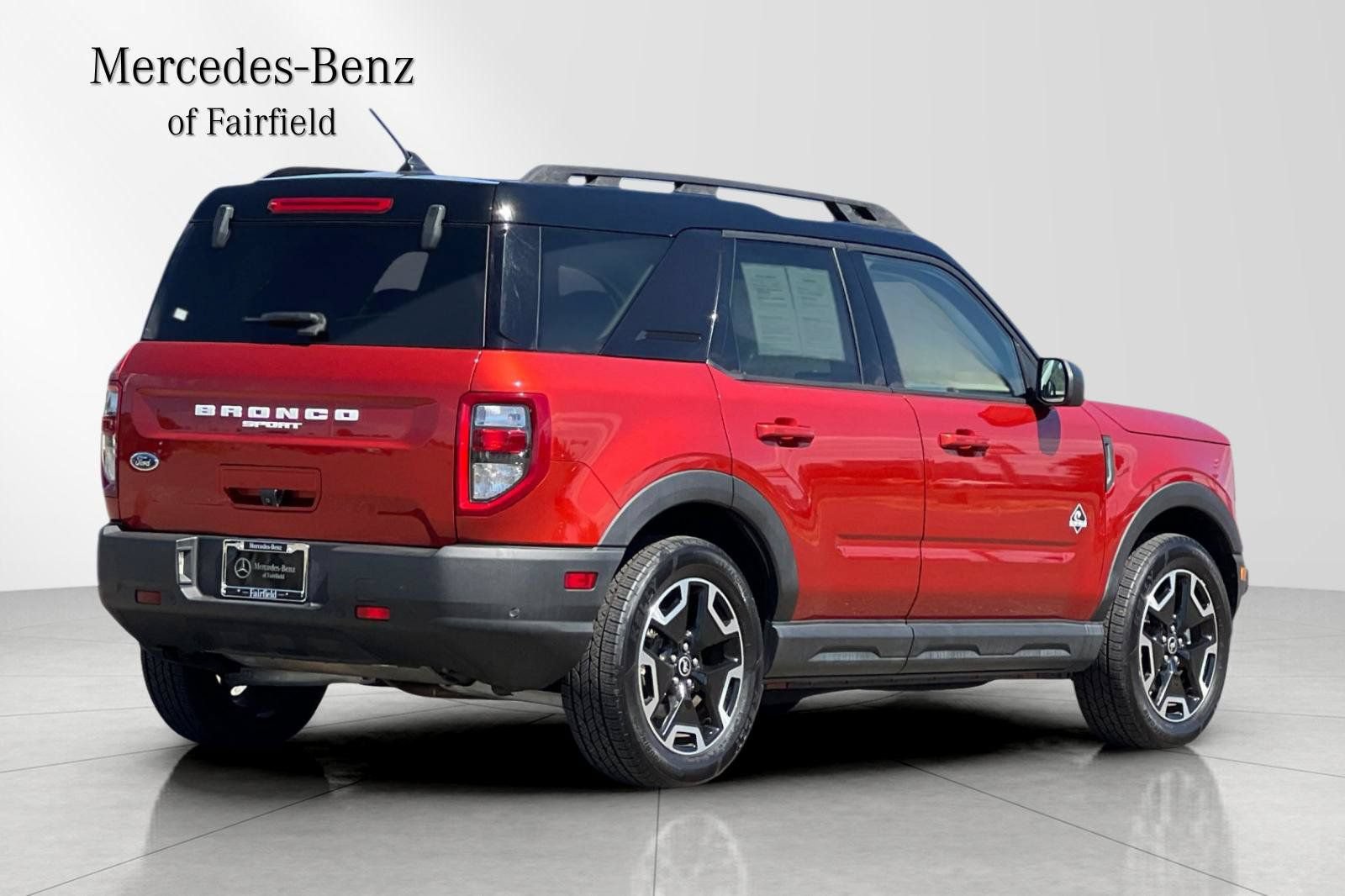 Used 2022 Ford Bronco Sport Outer Banks w/ Tech Package AWD/4WD image 2