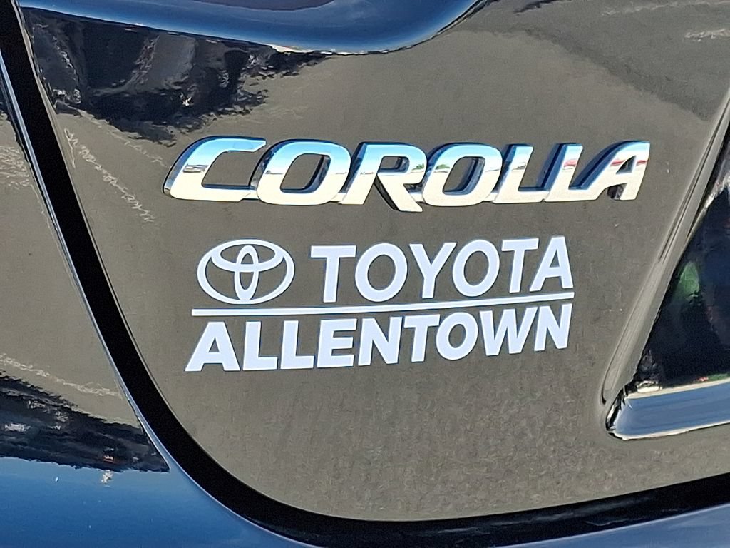 Used 2025 Toyota Corolla LE FWD image 31