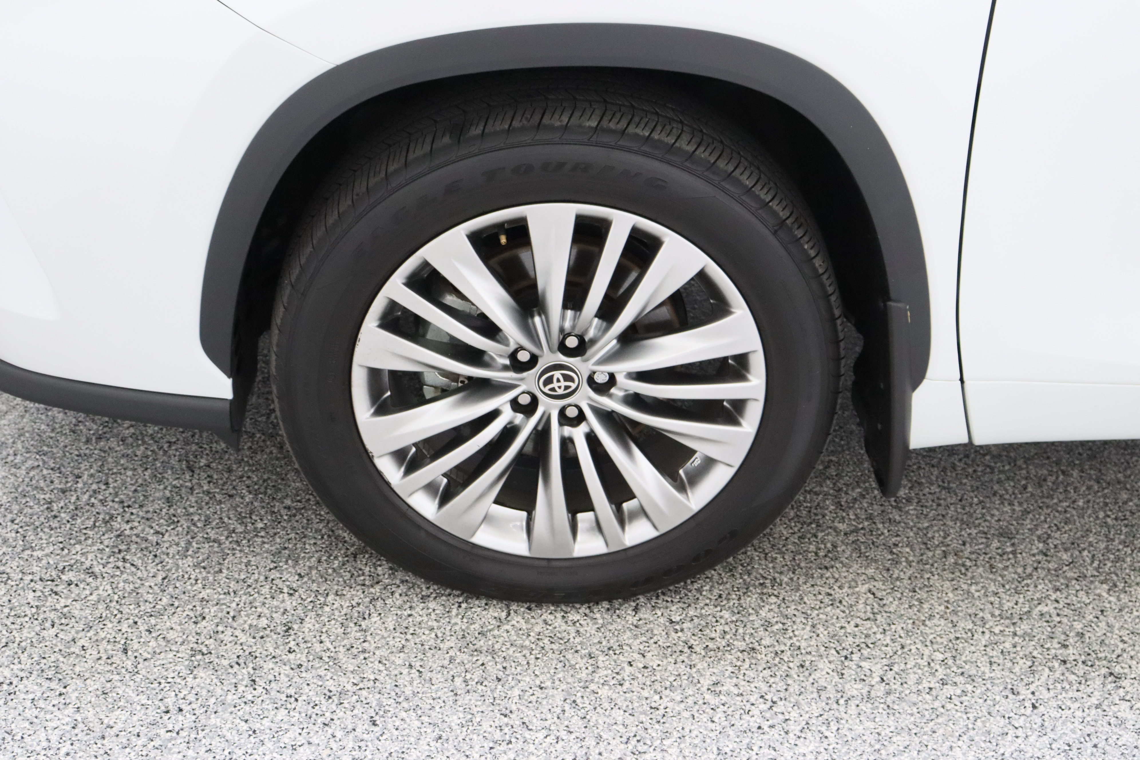 Certified 2026 Toyota Highlander Platinum AWD/4WD image 11