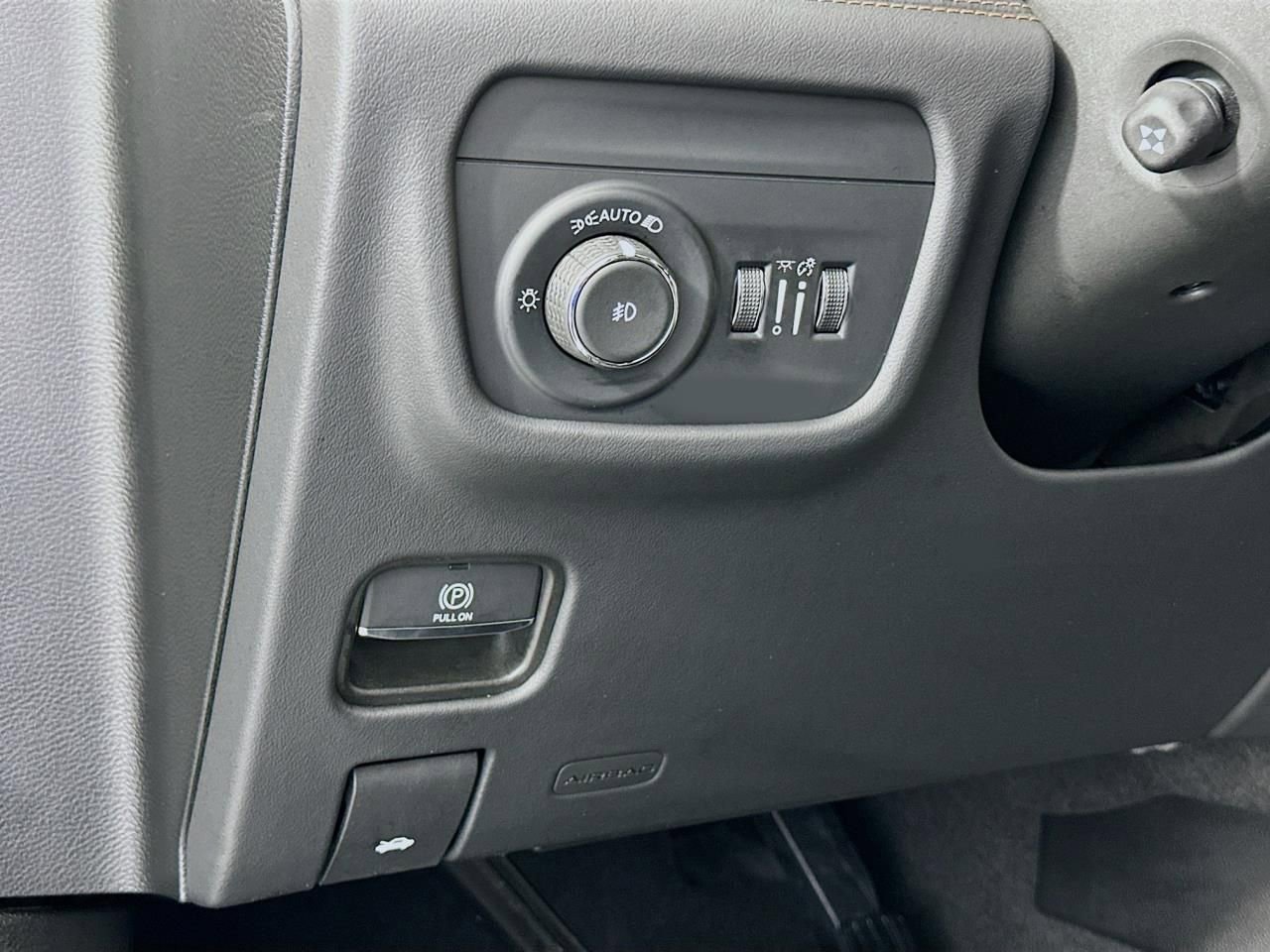 Used 2022 Jeep Grand Cherokee Summit image 30