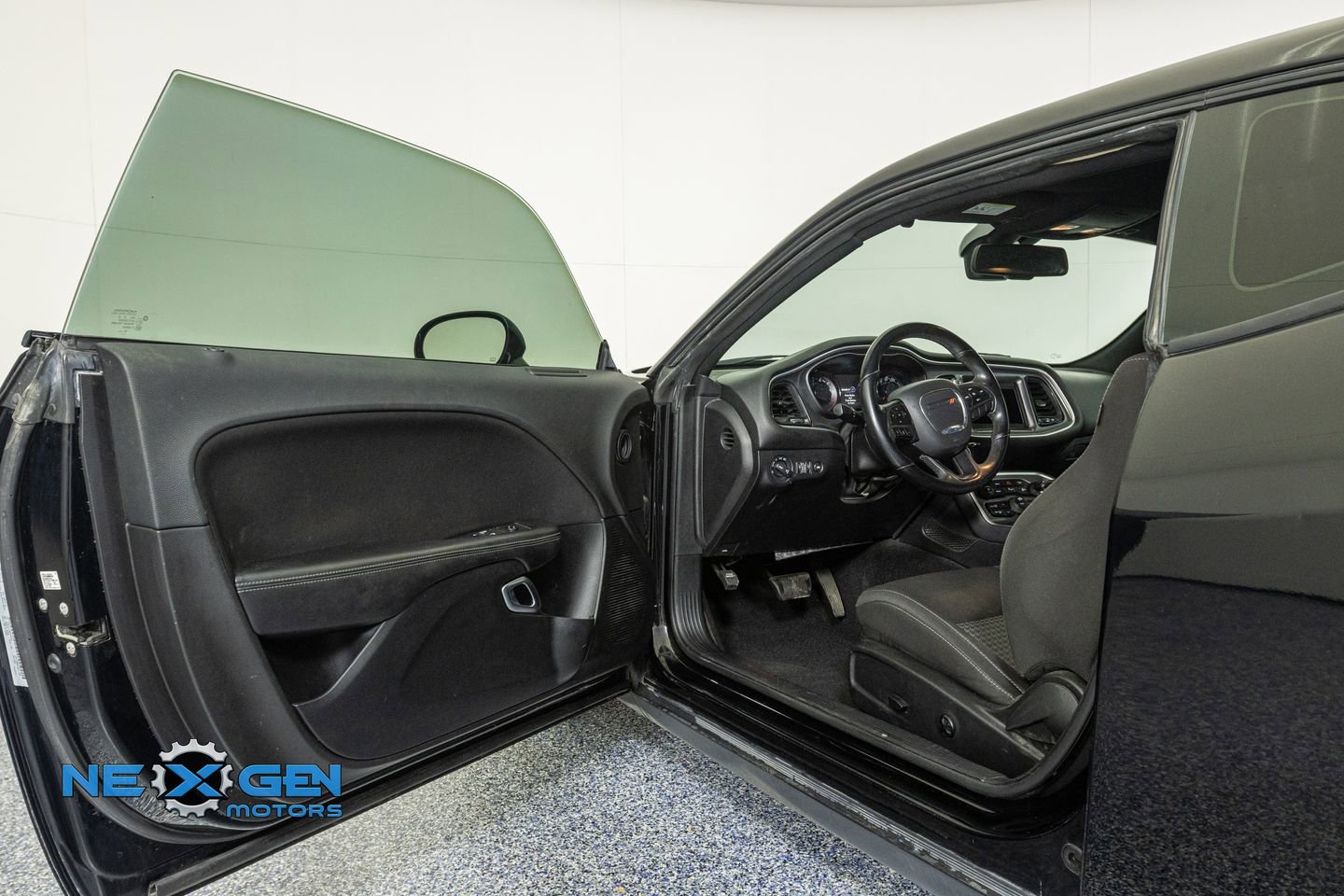 Used 2019 Dodge Challenger GT image 9