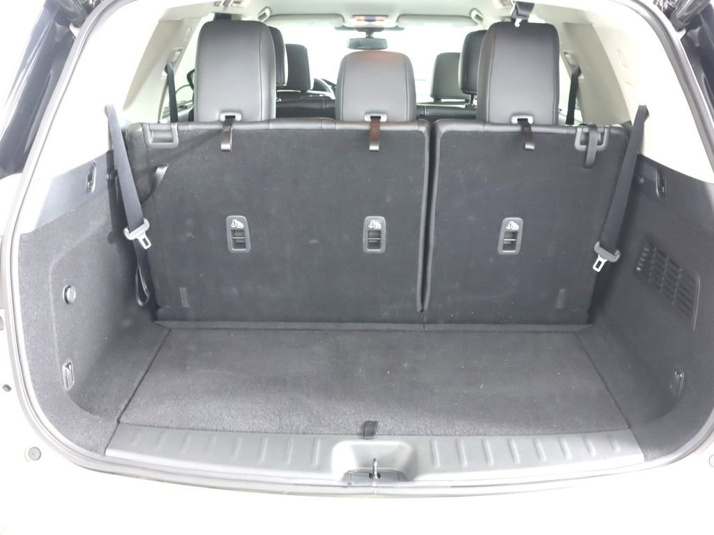 Used 2022 Nissan Pathfinder SL AWD/4WD image 32