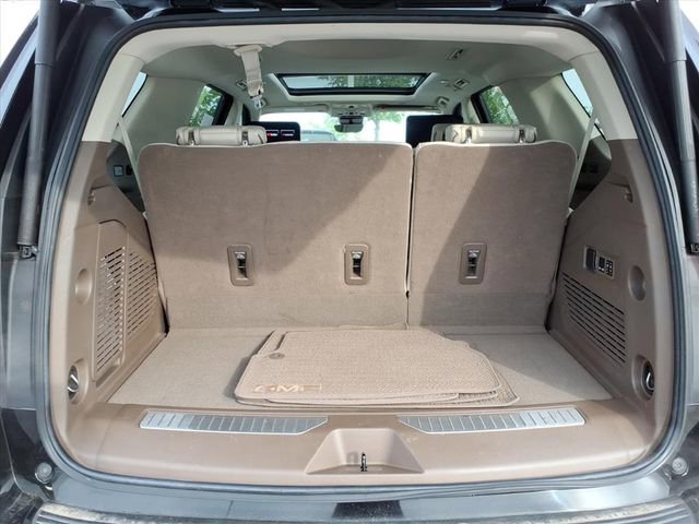 Used 2023 GMC Yukon Denali w/ Advanced Technology Package AWD/4WD image 22