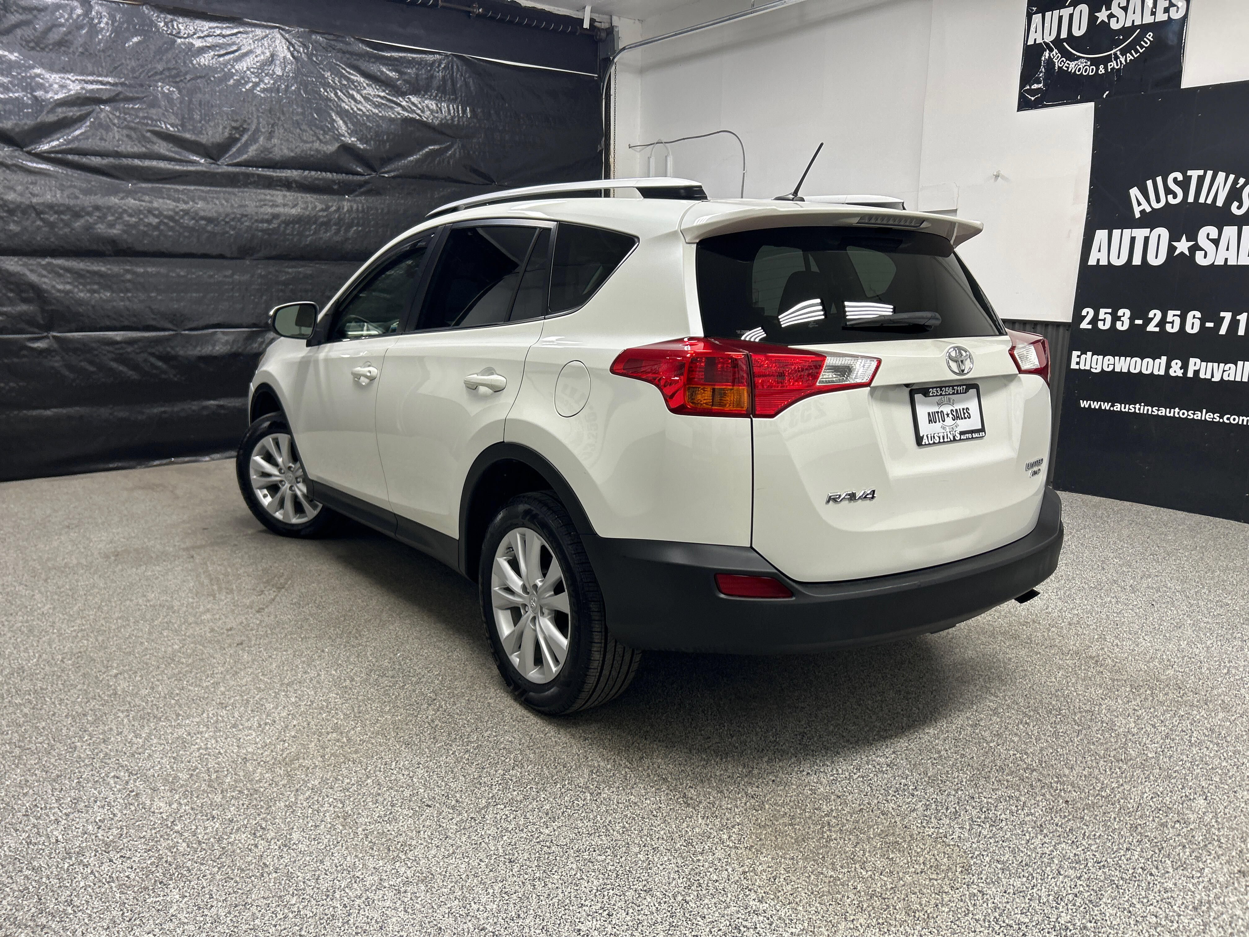 Used 2014 Toyota RAV4 Limited AWD/4WD image 4