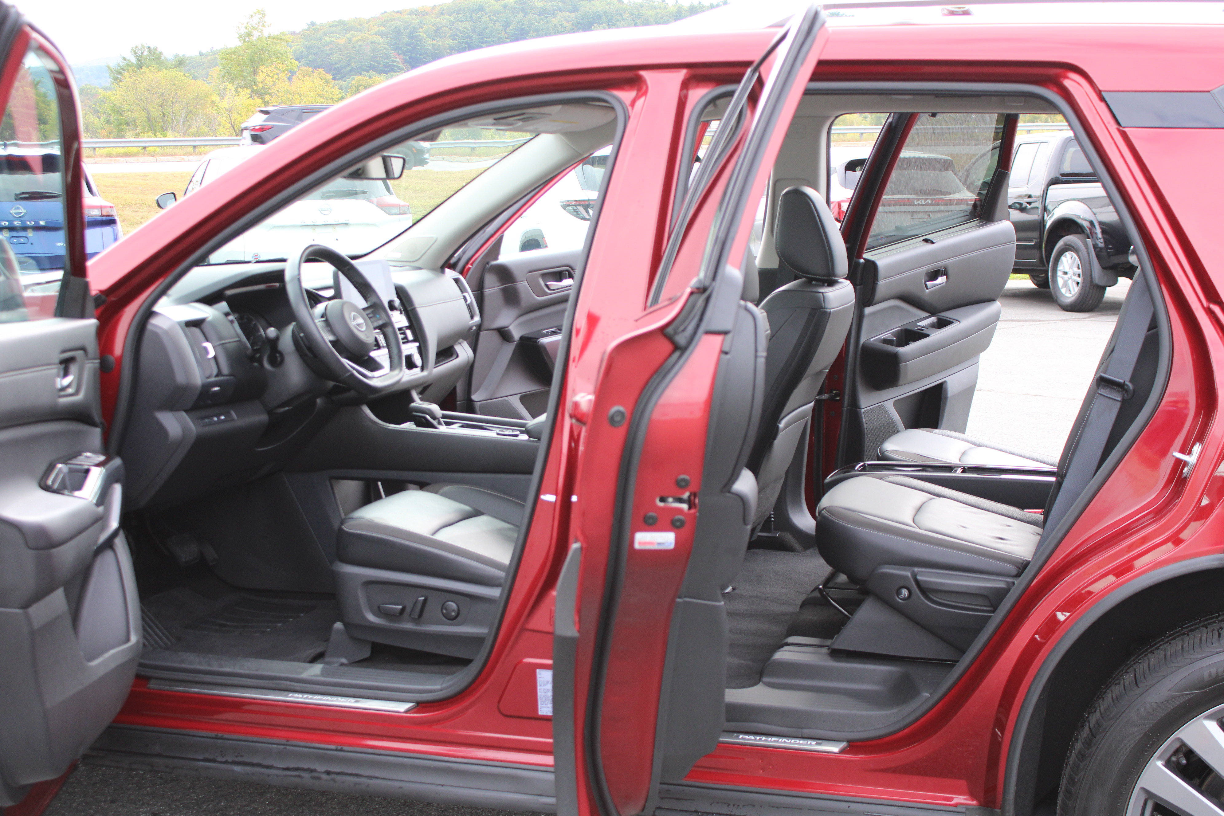 Used 2024 Nissan Pathfinder SL w/ SL Premium Package AWD/4WD image 19