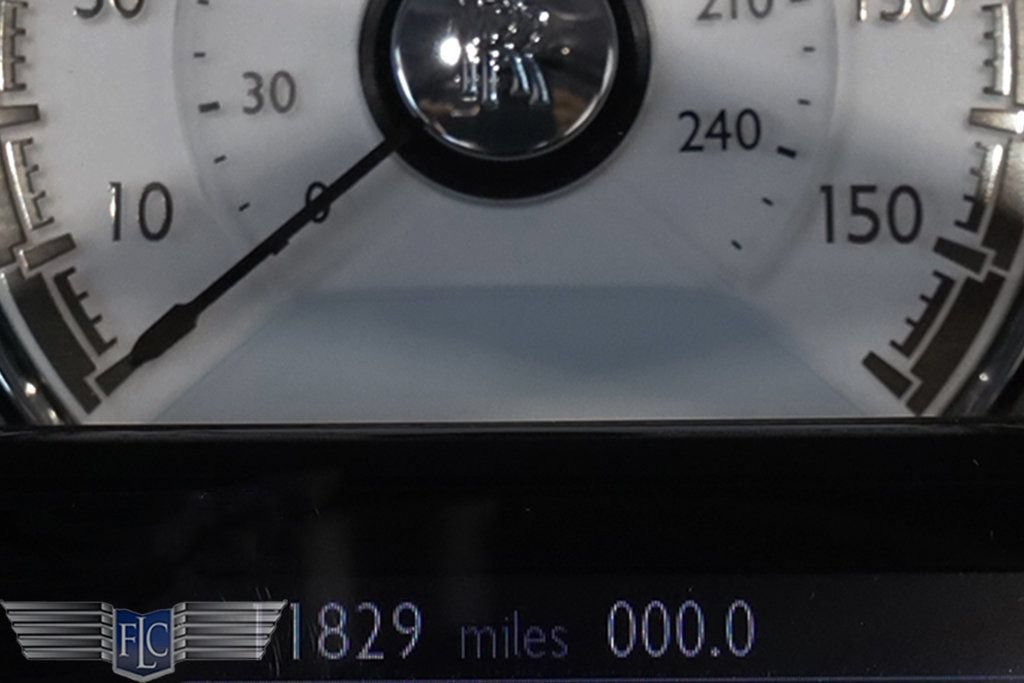 Used 2017 Rolls-Royce Dawn RWD image 45