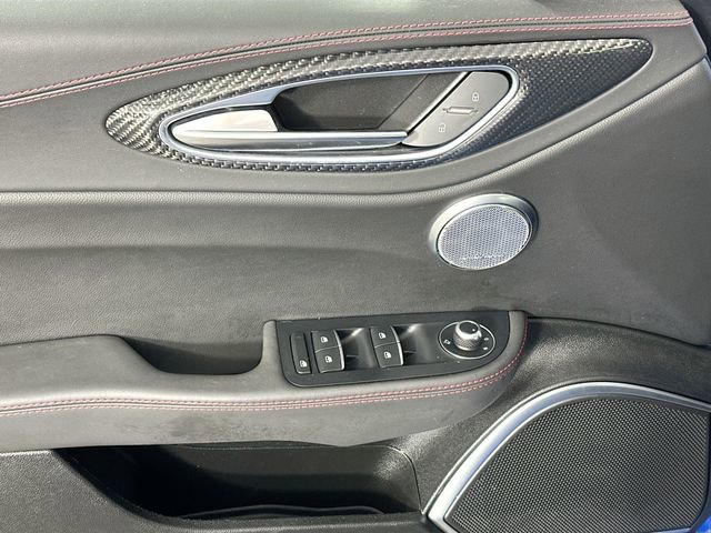 Used 2023 Alfa Romeo Giulia Estrema AWD/4WD image 20