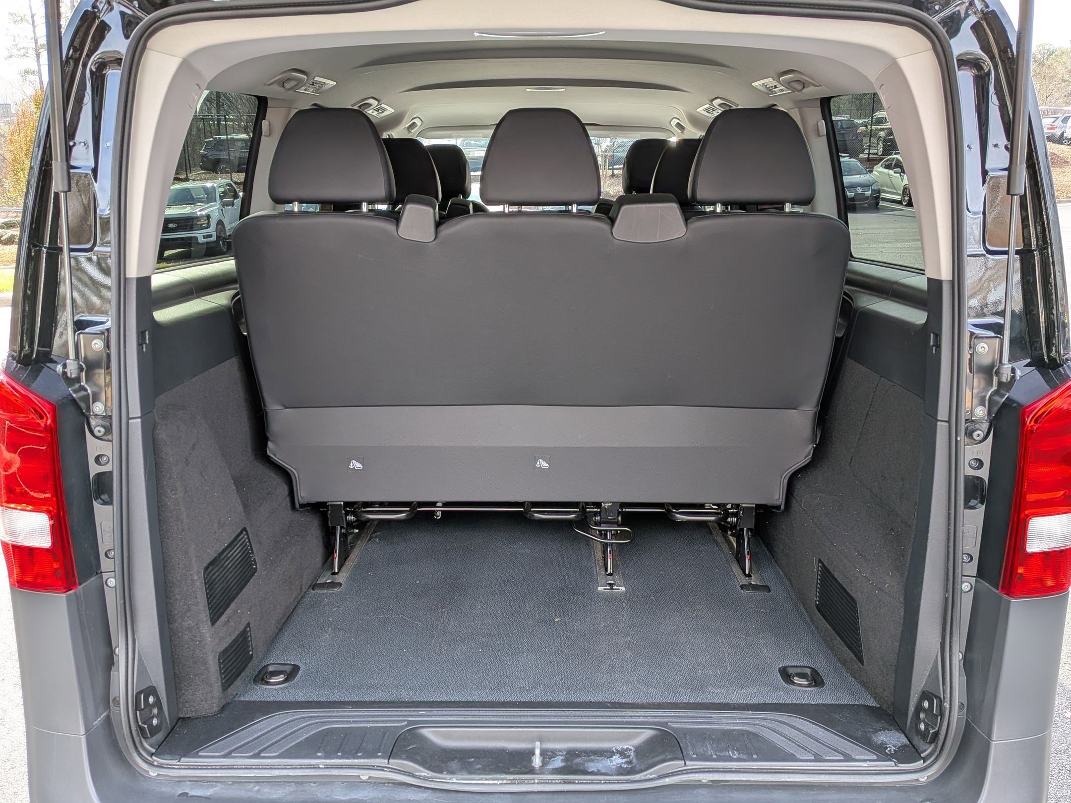 Used 2023 Mercedes-Benz Metris Passenger image 33