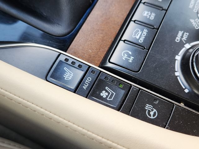 Used 2017 Lexus LX 570 4WD w/ Luxury Package image 28