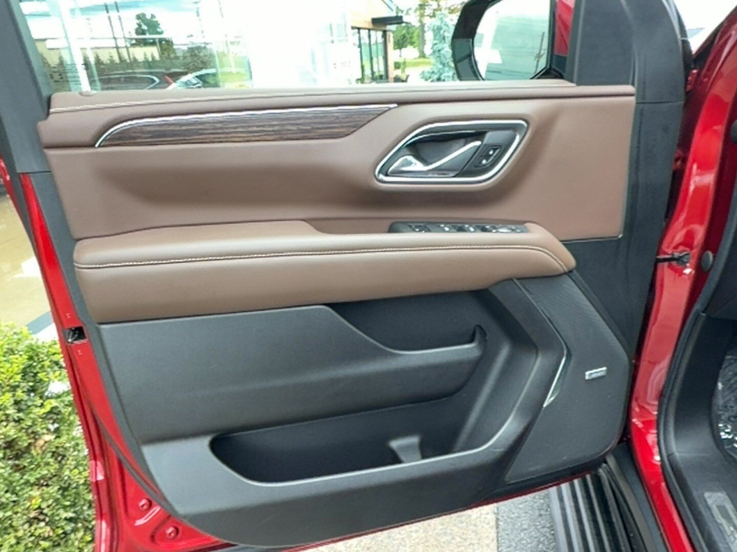 Used 2022 Chevrolet Suburban High Country w/ LPO, Illumination Package AWD/4WD image 17