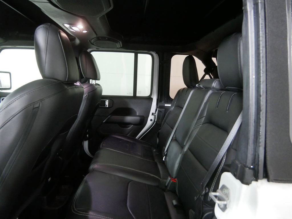 Used 2023 Jeep Wrangler Unlimited Sahara w/ Cold Weather Group image 16