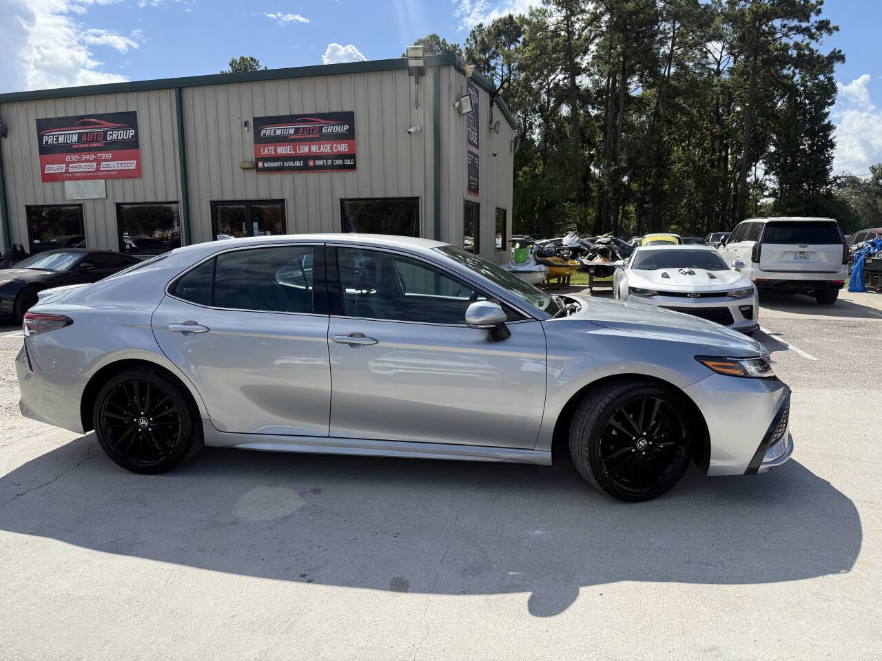 Used 2023 Toyota Camry XSE image 3