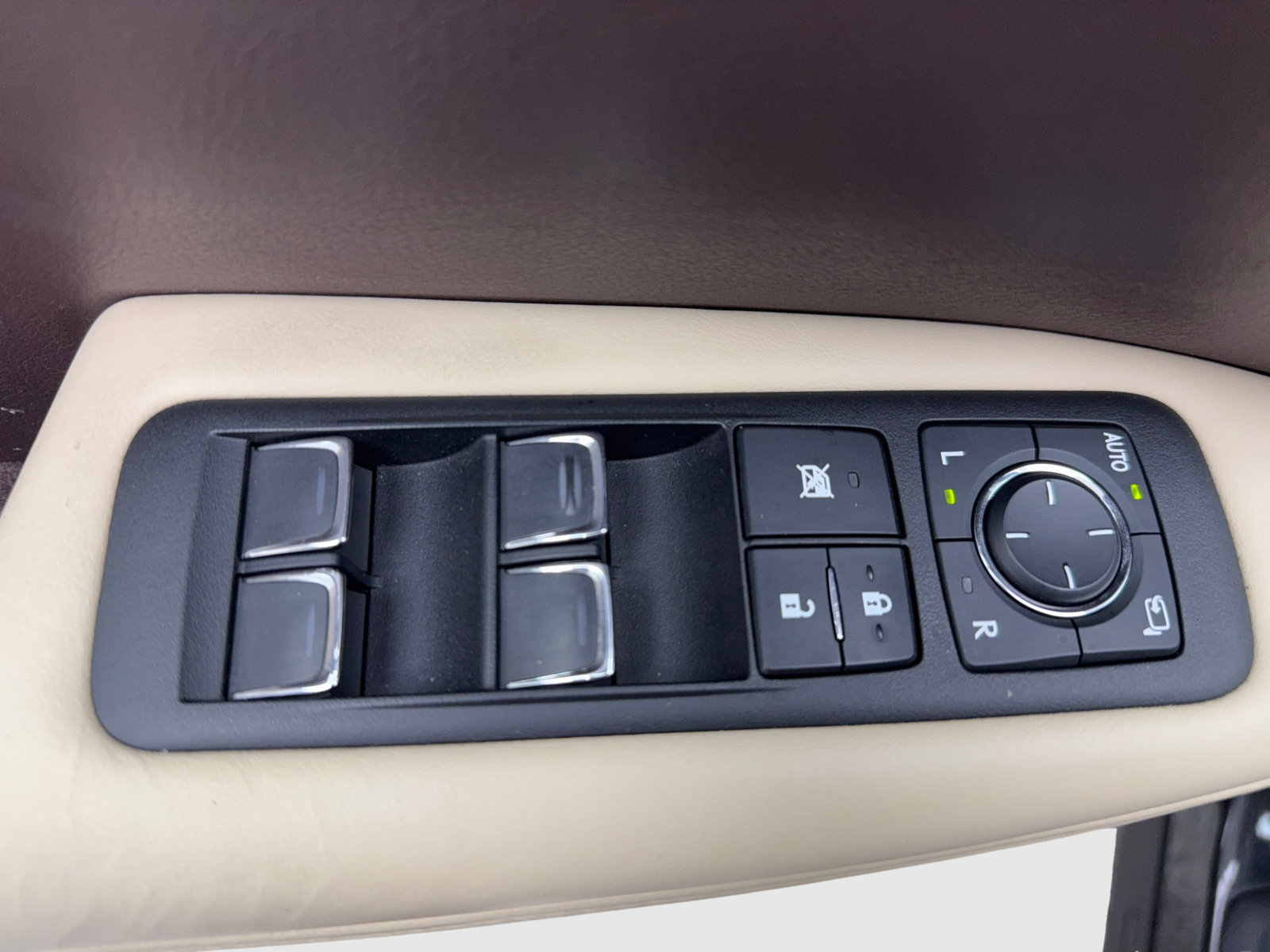 Used 2020 Lexus RX 450h AWD w/ Premium Package image 31