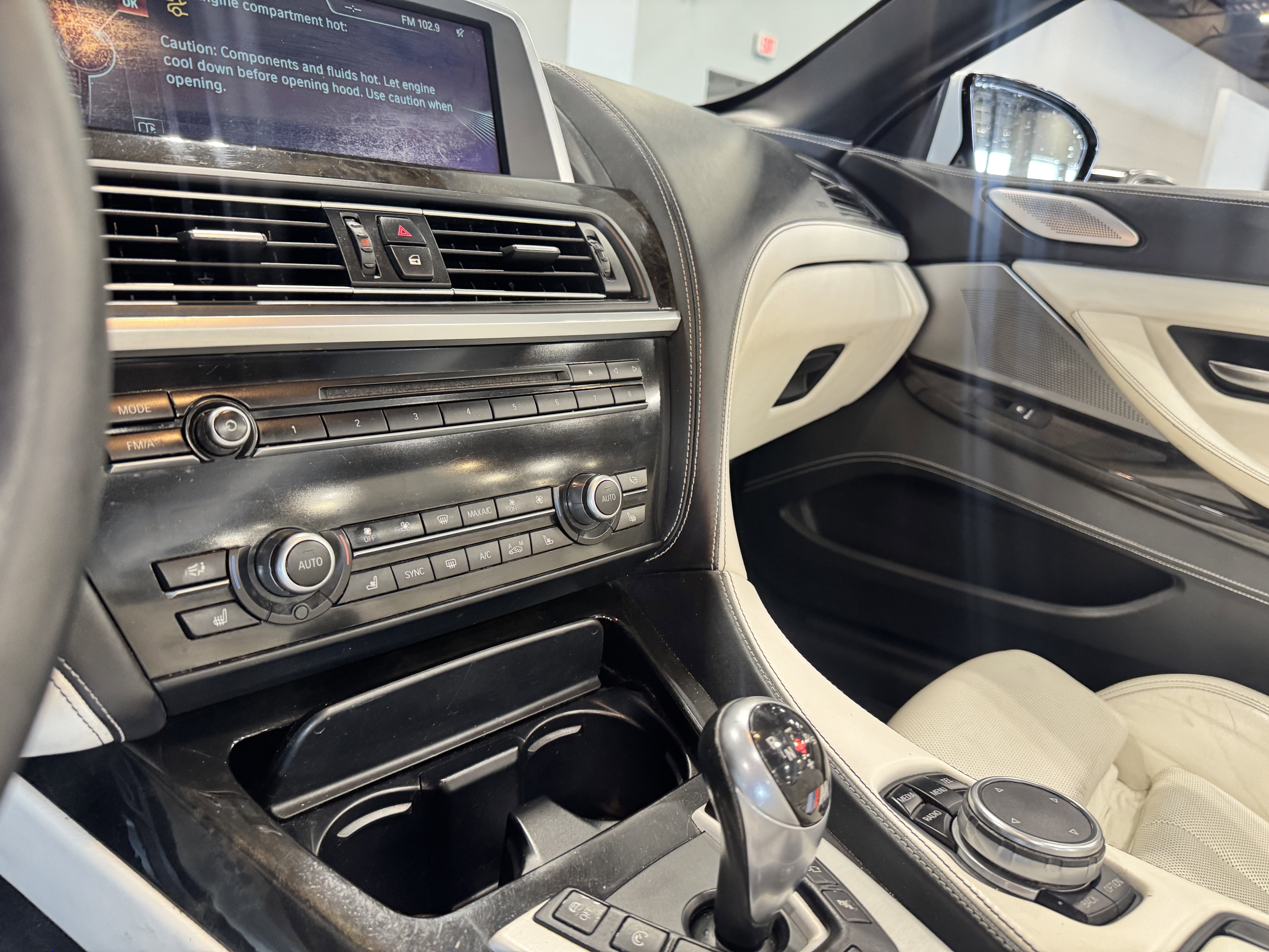 Used 2015 BMW M6 Convertible image 11