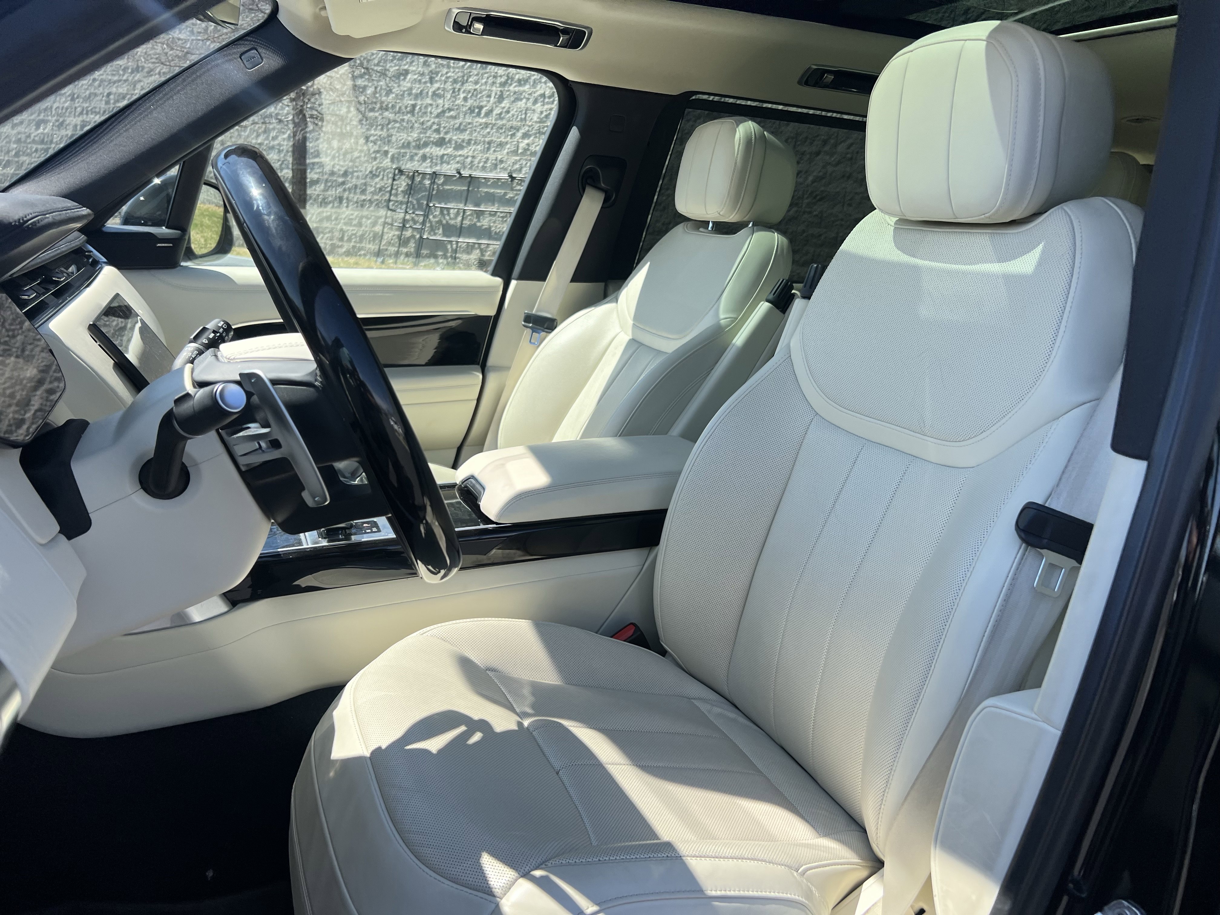 Certified 2023 Land Rover Range Rover Long Wheelbase SE image 14