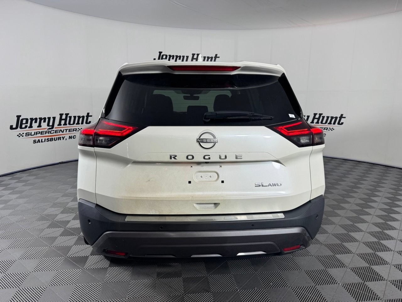 Used 2023 Nissan Rogue SL w/ SL Premium Package AWD/4WD image 8
