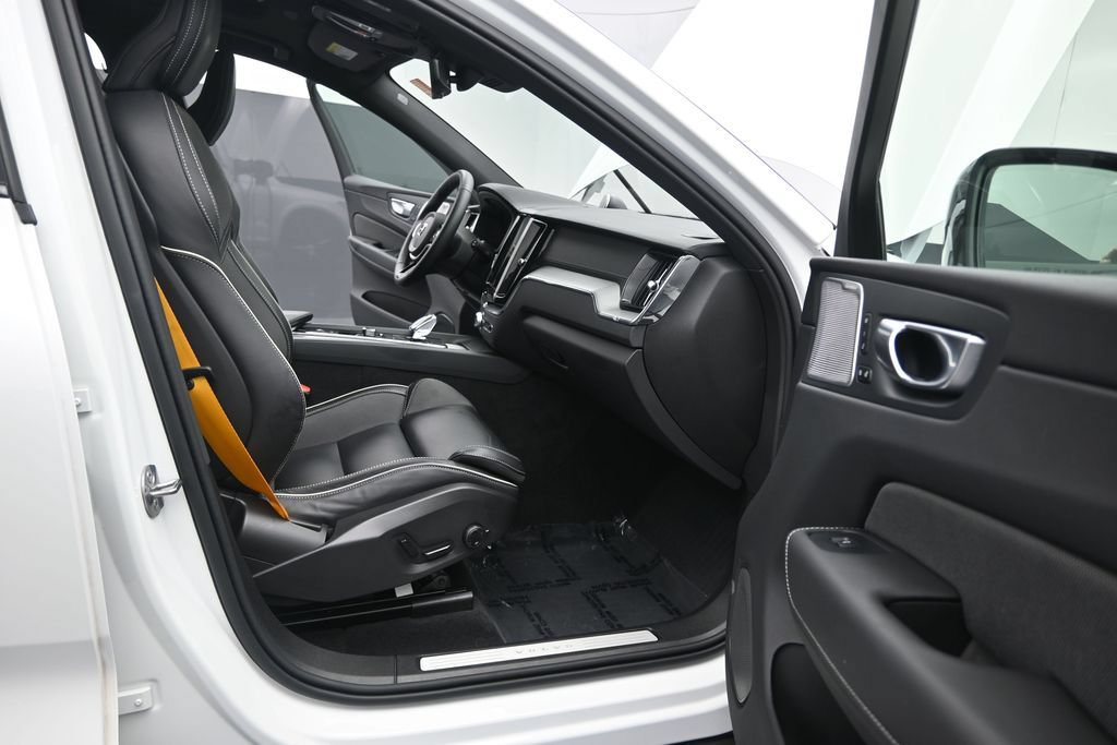 Certified 2024 Volvo XC60 T8 Polestar AWD/4WD image 17