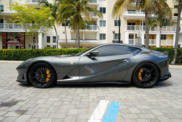 Used 2020 Ferrari 812 Superfast RWD image 16