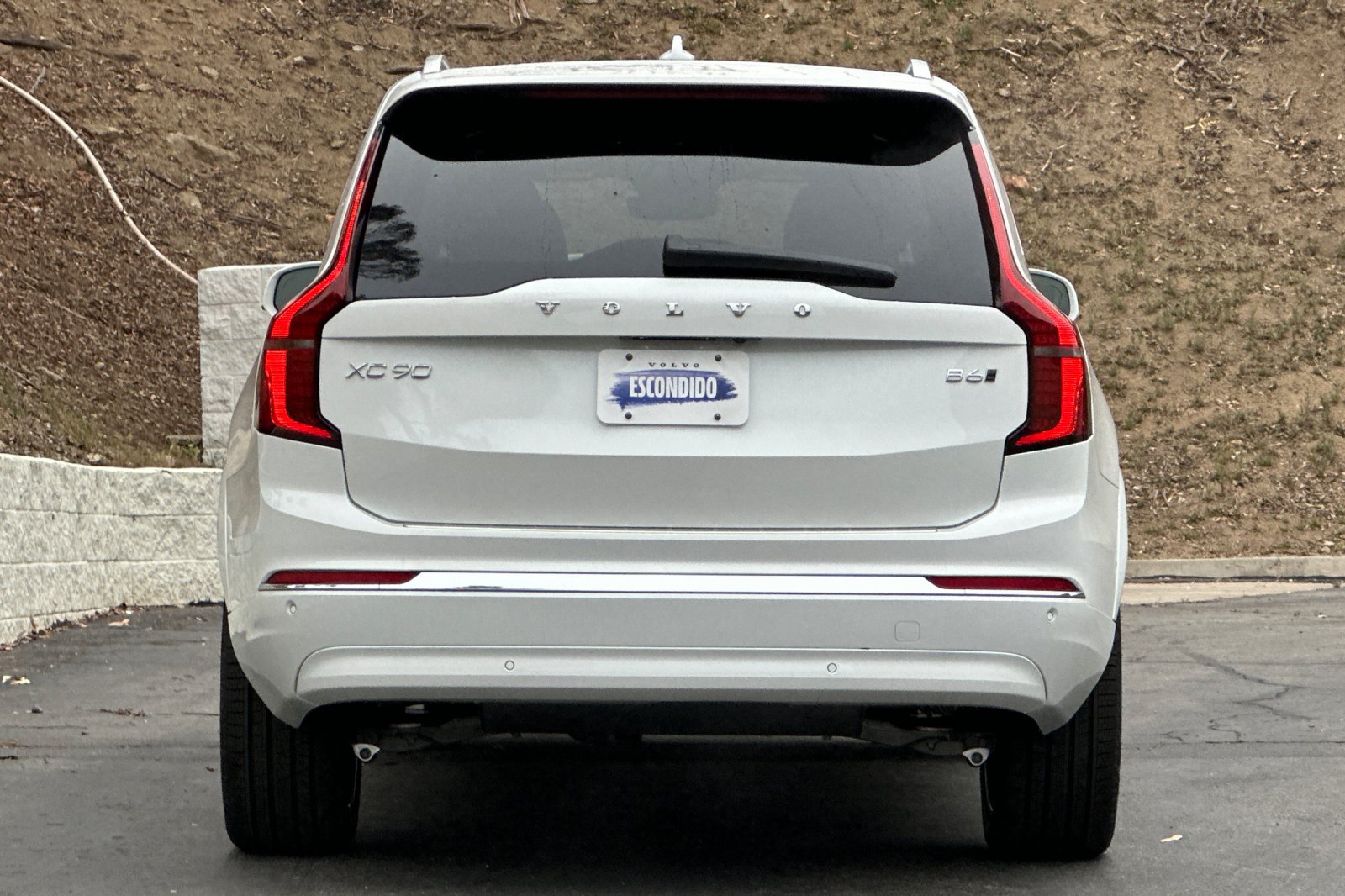 New 2026 Volvo XC90 B6 Plus w/ Protection Package Premier image 6