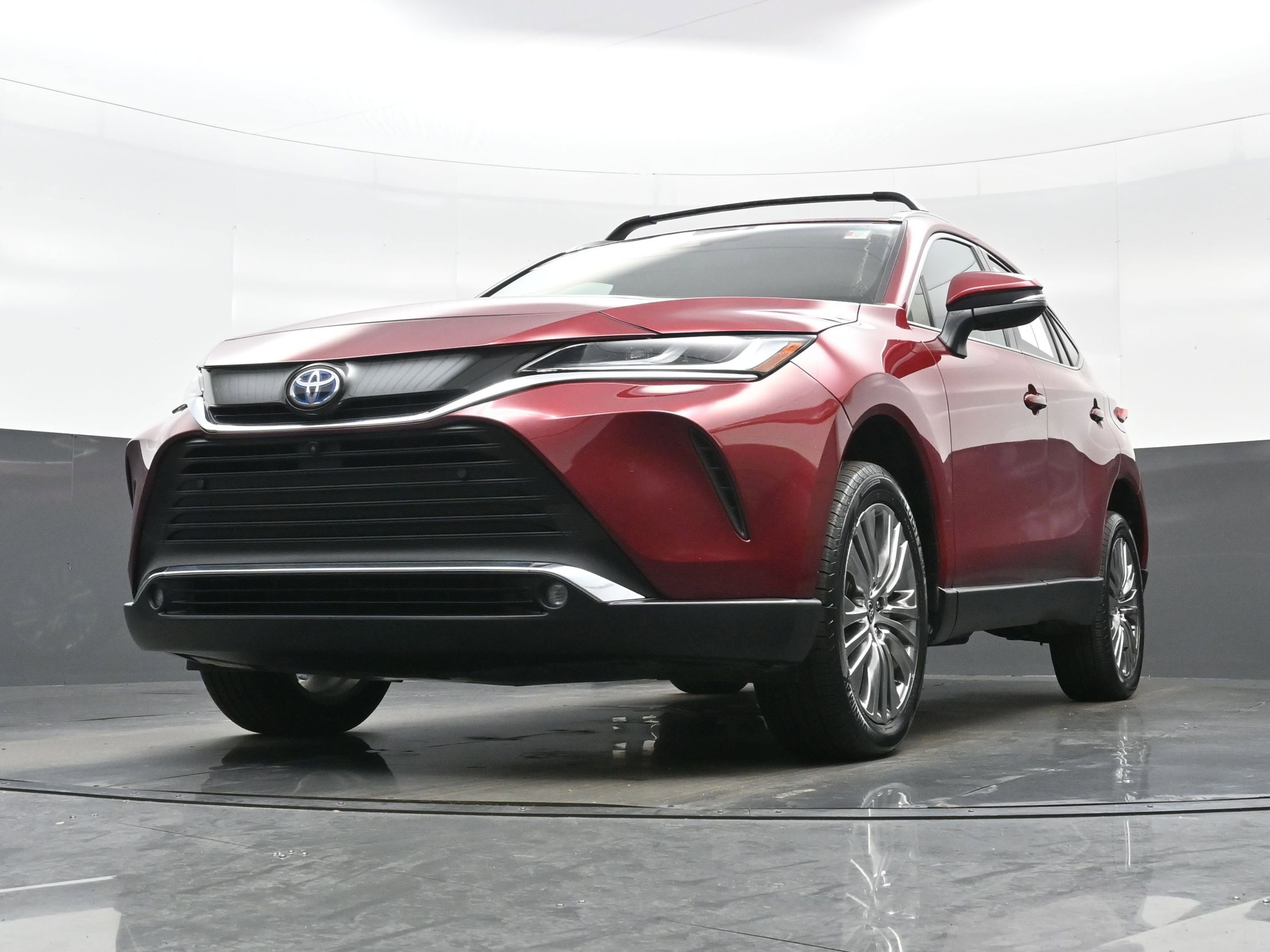 Used 2024 Toyota Venza Limited AWD/4WD image 29