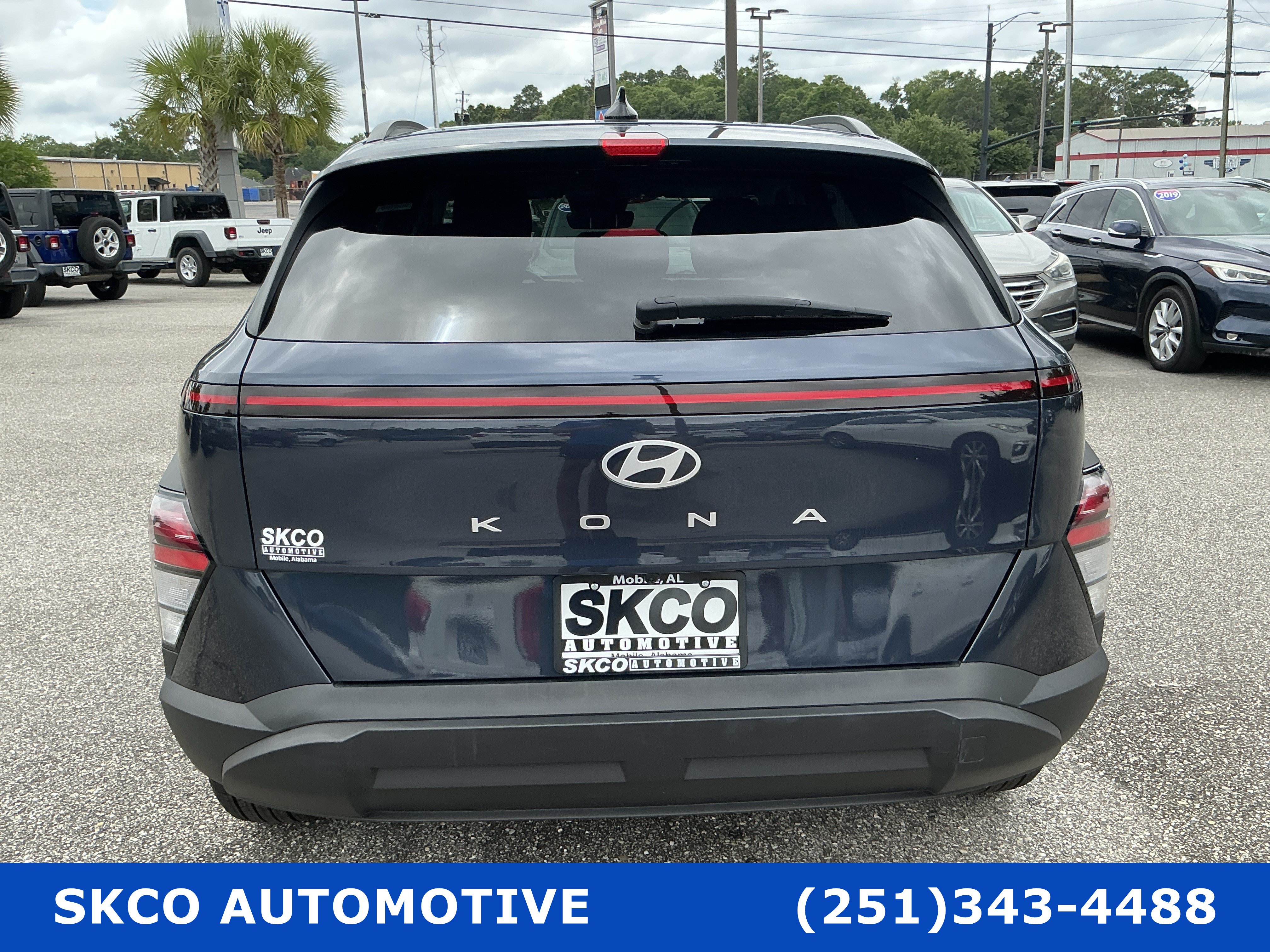 Used 2025 Hyundai Kona SEL FWD image 4