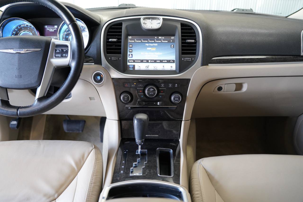 Used 2011 Chrysler 300 Limited RWD image 17