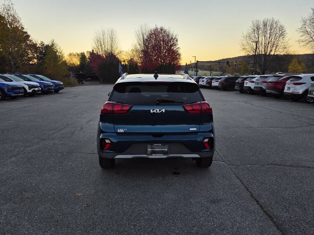 Certified 2022 Kia Niro LXS FWD image 7
