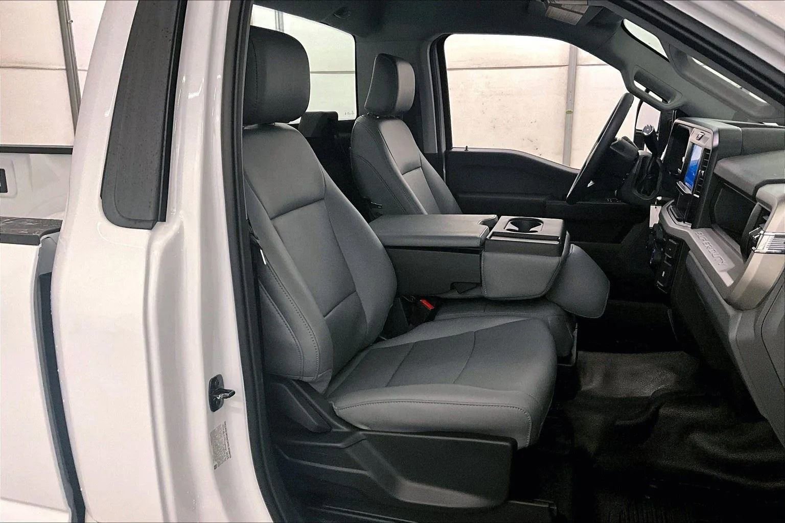 New 2026 Ford F250 XL w/ XL Chrome Package image 7