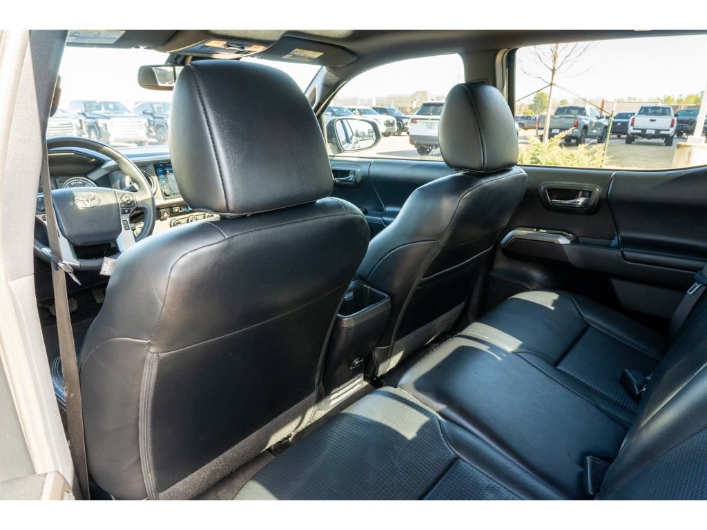 Used 2018 Toyota Tacoma Limited RWD image 13