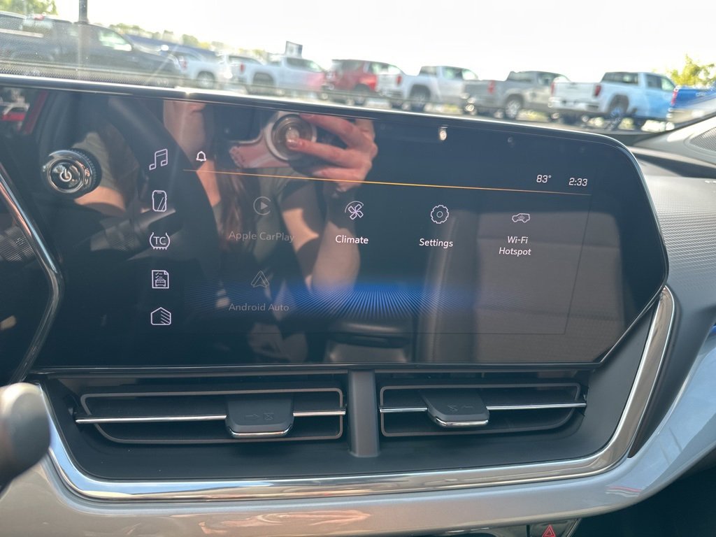 Used 2025 Chevrolet Trax LT w/ Driver Confidence Package image 17