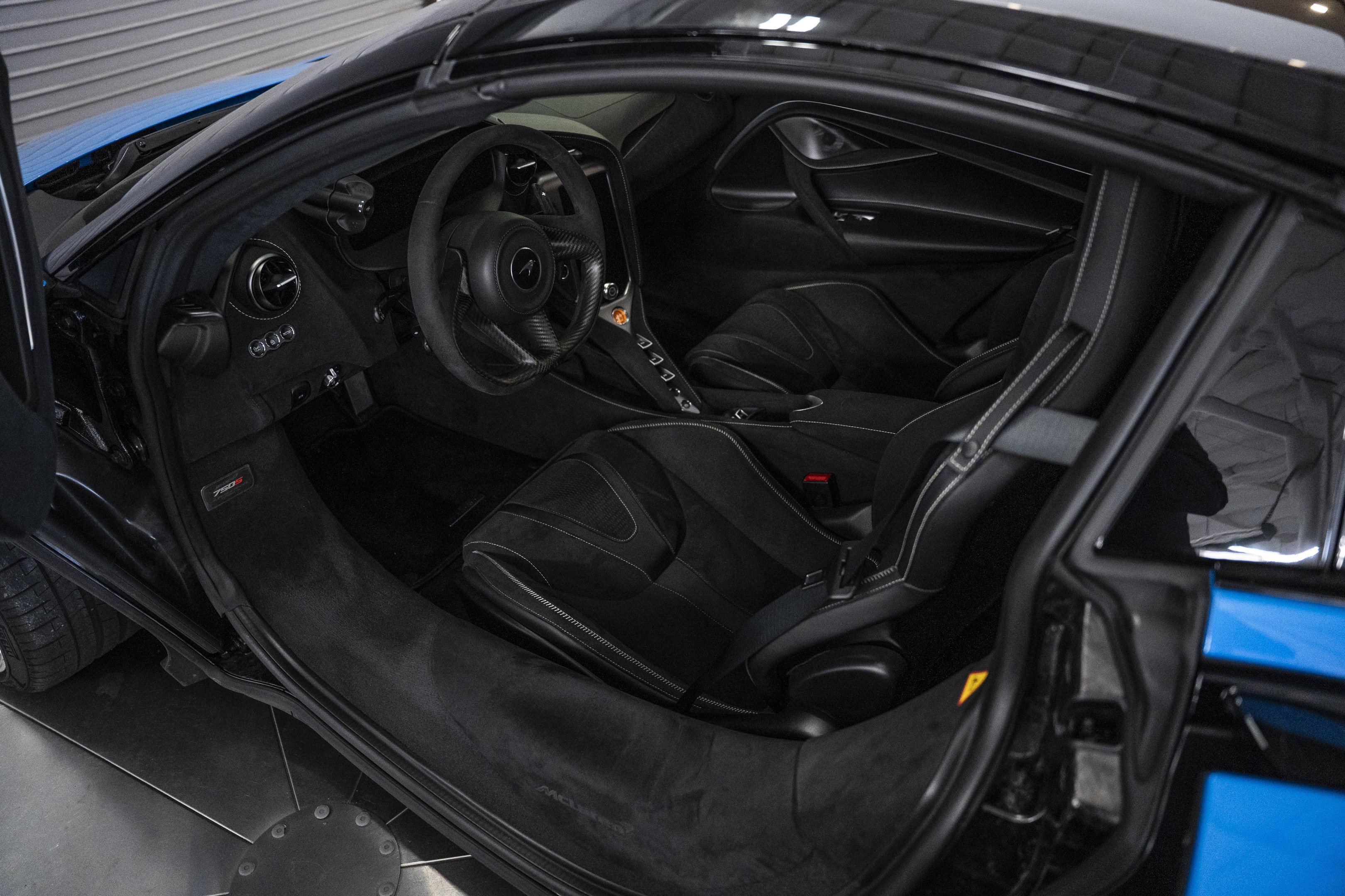 Used 2026 McLaren 750S Spider RWD image 28