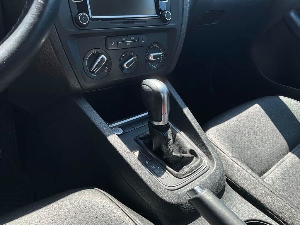 Used 2015 Volkswagen Jetta SE FWD image 17