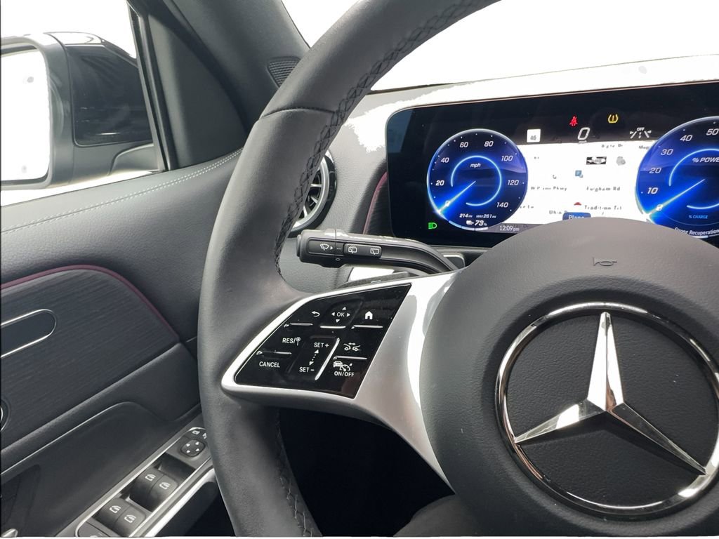 Used 2025 Mercedes-Benz EQB 250+ image 40