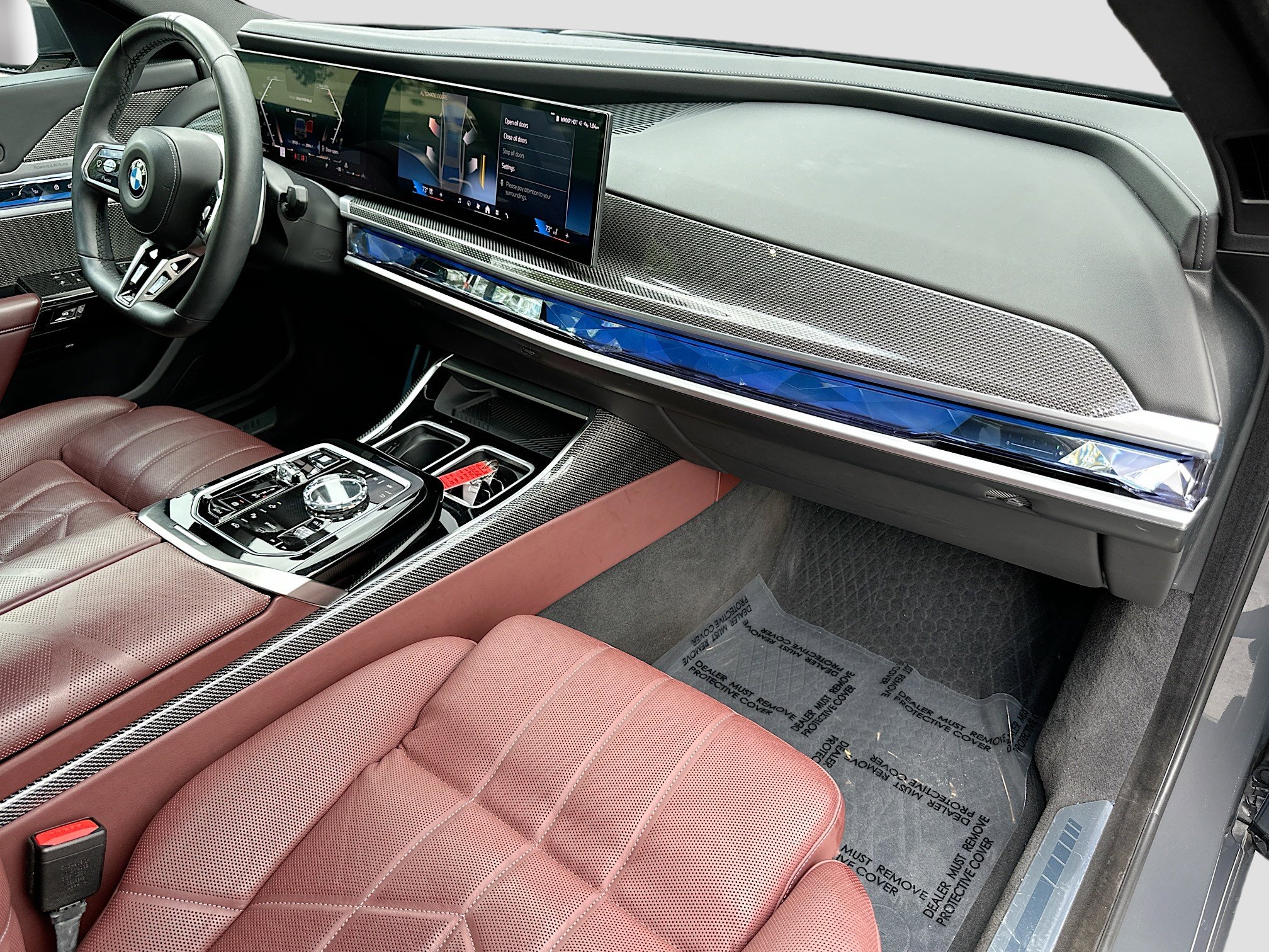 Used 2023 BMW 740i w/ Parking Assistance Package image 31