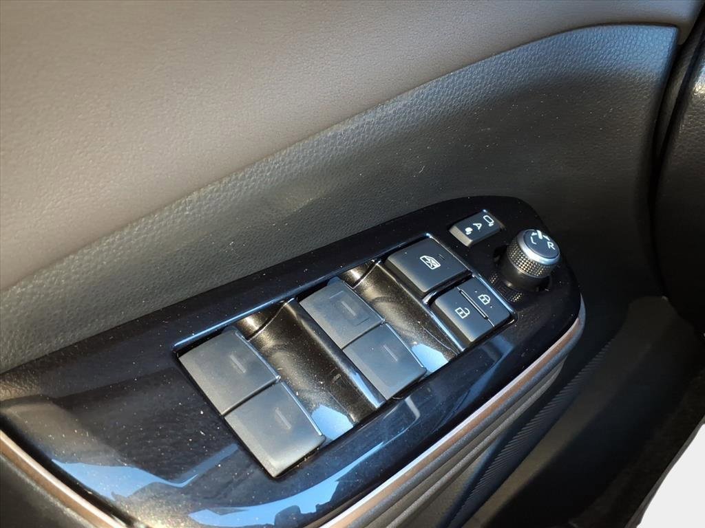 Used 2025 Toyota Crown Signia image 27