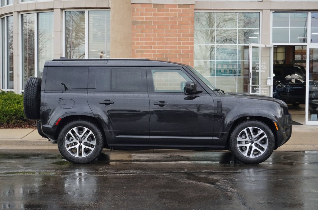 Certified 2026 Land Rover Defender 110 X-Dynamic SE AWD/4WD image 7