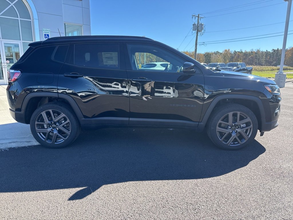 New 2026 Jeep Compass Limited image 8