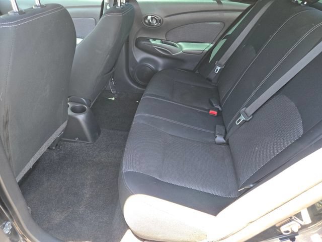 Used 2016 Nissan Versa SV w/ SV Tech Package FWD image 9