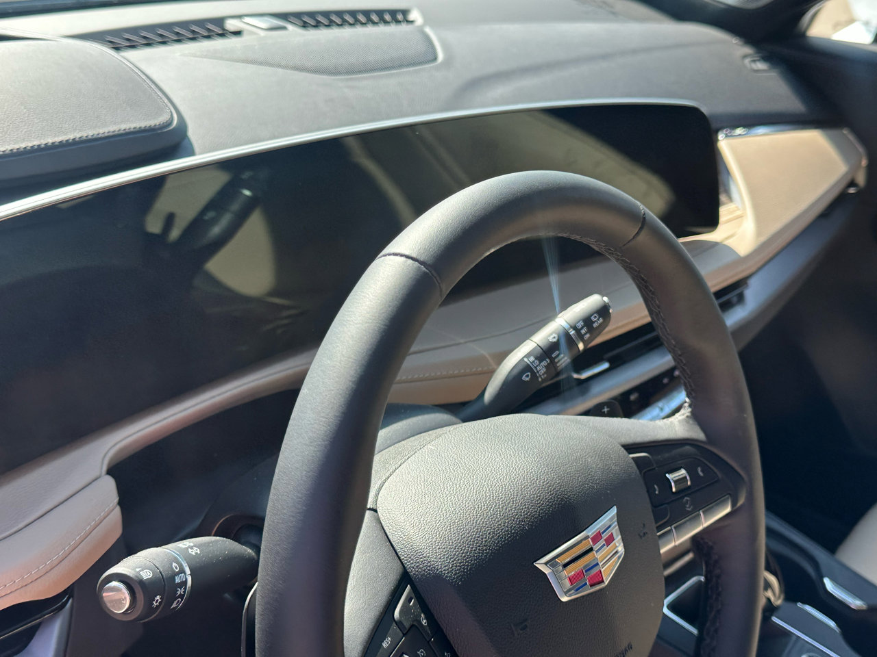 Used 2025 Cadillac XT4 Premium Luxury w/ Technology Package image 35