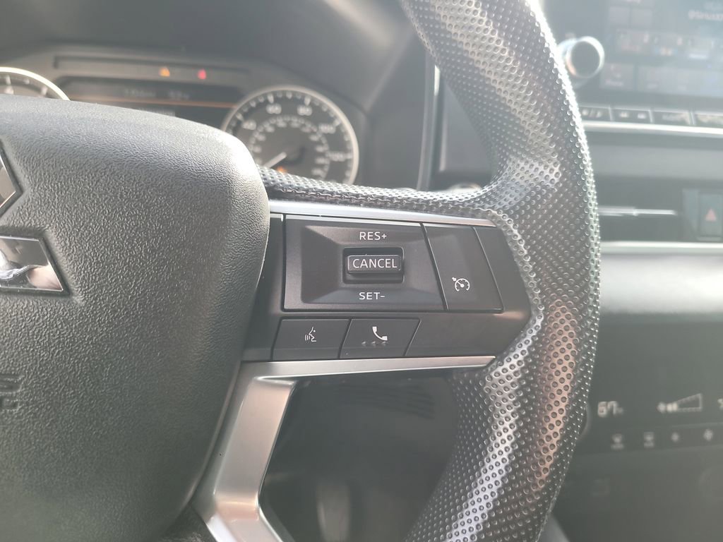 Used 2024 Mitsubishi Outlander ES image 14