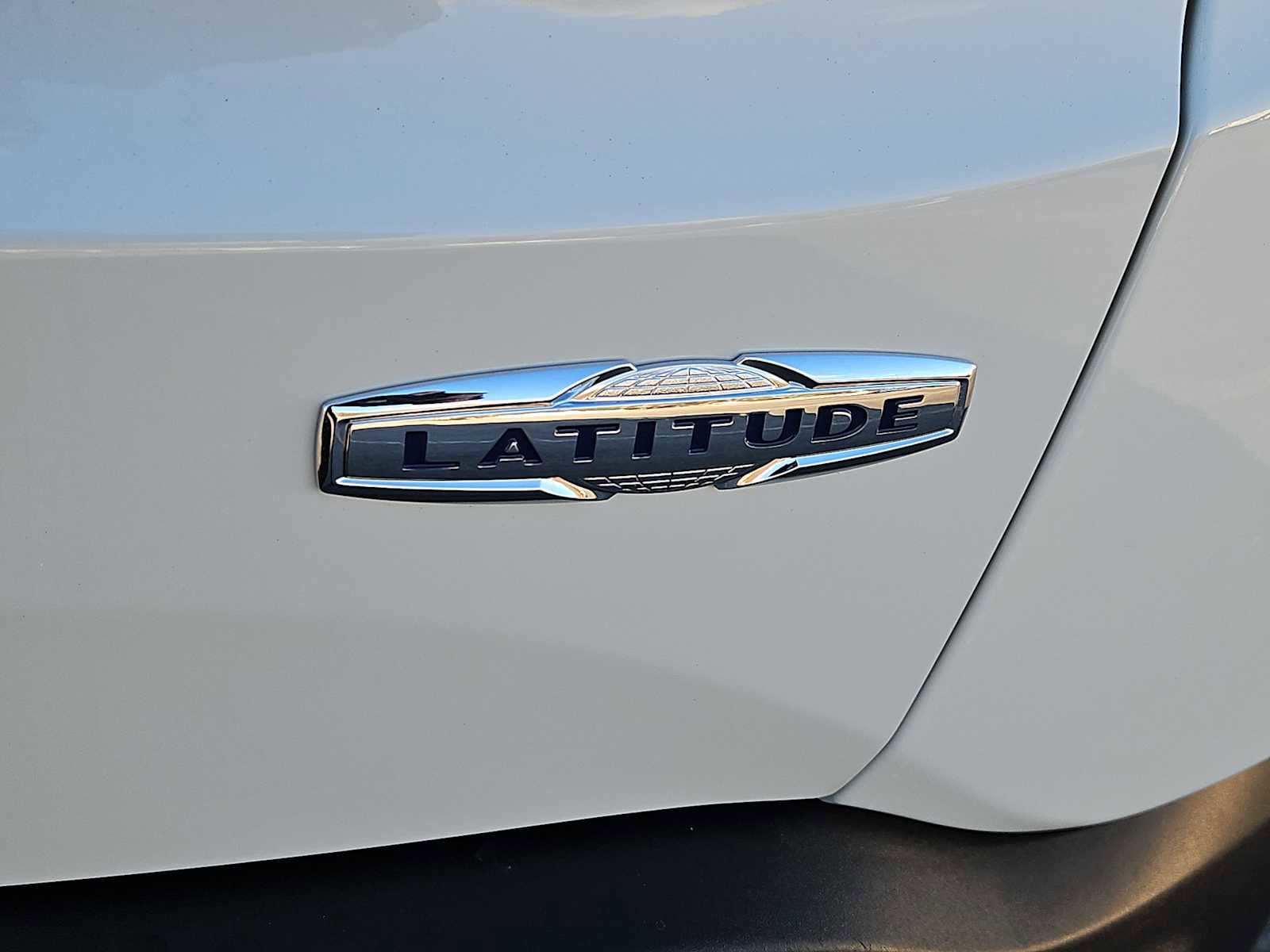 Used 2022 Jeep Renegade Latitude w/ Convenience Group AWD/4WD image 12