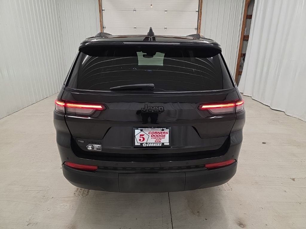 Used 2021 Jeep Grand Cherokee L Laredo image 4