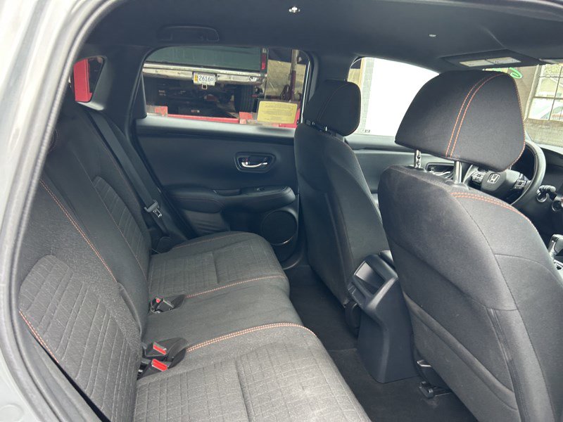 Used 2025 Honda HR-V Sport image 12