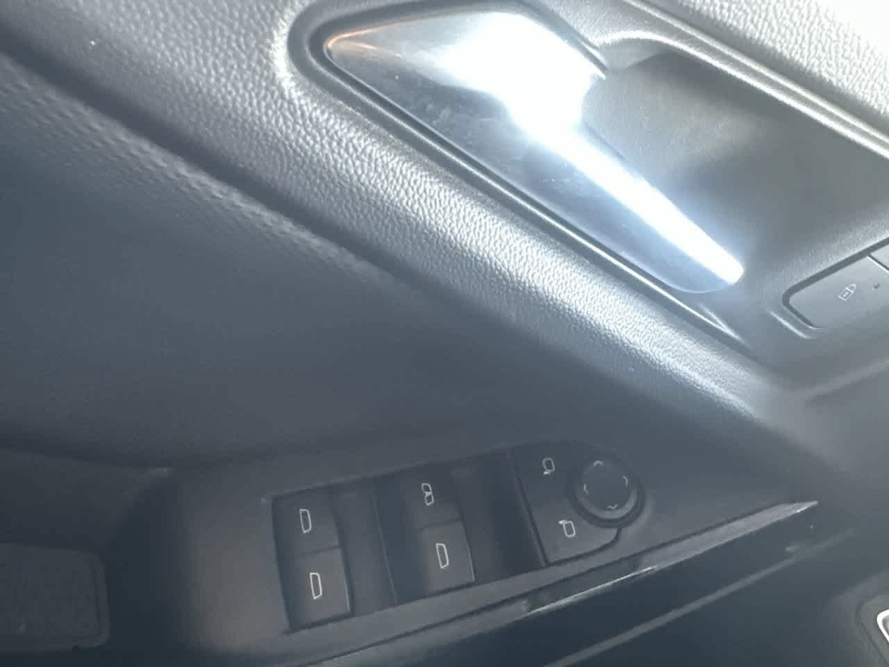 Used 2025 Chevrolet Equinox LT w/ Convenience Package II FWD image 17