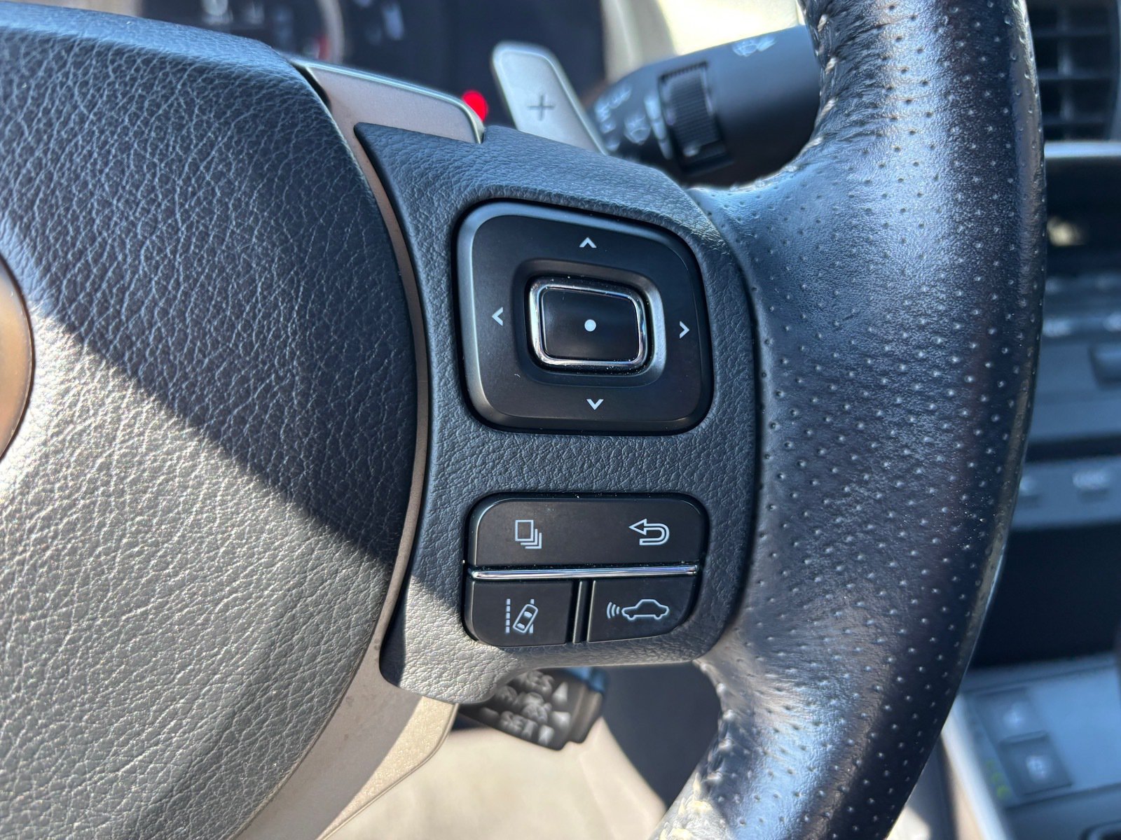 Used 2020 Lexus IS 350 F Sport w/ F Sport Package RWD image 23