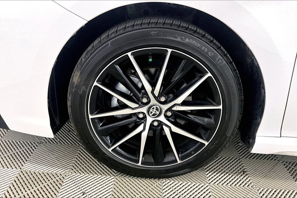 Used 2024 Toyota Camry SE FWD image 7